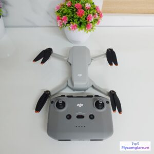 Flycam DJI Mini 2 Cũ Đã Qua Sử Dụng 25 Flycam DJI Mini 2 Cũ Like New Đã Qua Sử Dụng và diều khiển