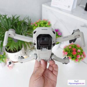 Flycam DJI Mini 2 Cũ Đã Qua Sử Dụng 33 trên tayFlycam DJI Mini 2 Cũ Like New Đã Qua Sử Dụng